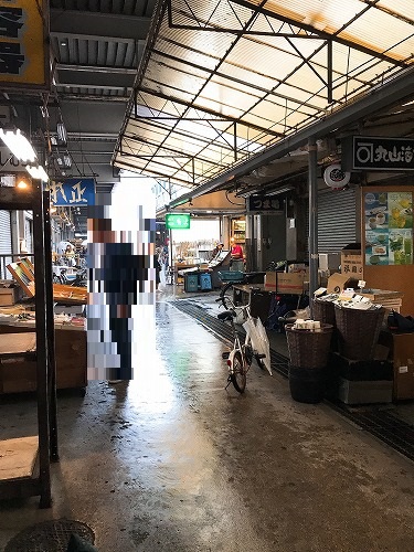 築地市場へ行く～♪