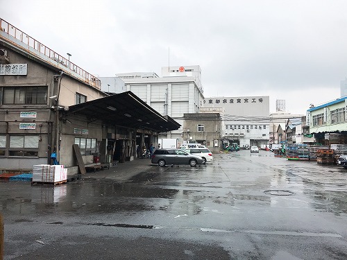 築地市場へ行く～♪