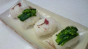 菜の花と桜の握りずし