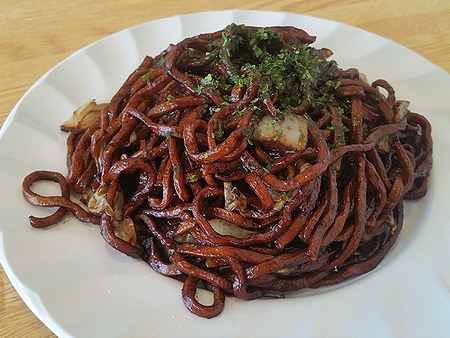 岩崎屋　～え？！黒い焼きそば？～