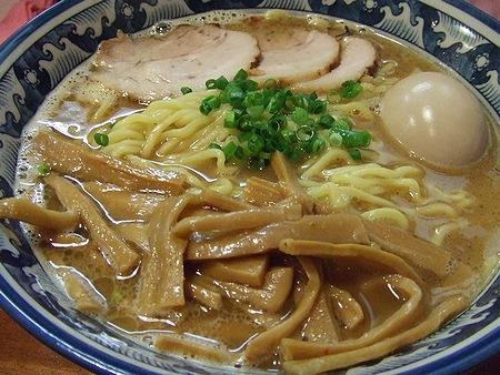 麺屋たち花　～特製らぁ麺は、メンマがモリモリ～