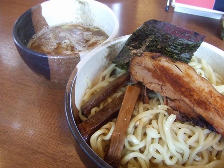 ゆいが 本店　～ゆいがには珍しいあっさりつけ麺～