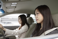 車の運転で腰痛になる原因は〇〇です！