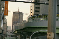 三宮駅のポートアイランド線とEF66