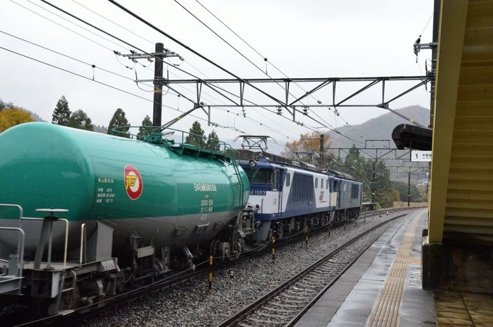 雨の田立駅