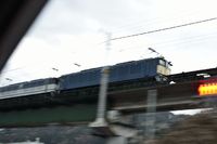 伊奈川橋梁を並走