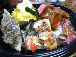 行列のできる炊き出しには・・・