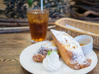 スヰト 縄手本店でフレンチトーストを食べる 2015/08/19 08:05:44