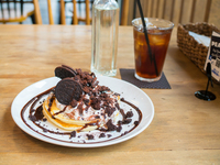 PEAKs CAFEでクッキークリームパンケーキ 2015/09/01 06:09:23