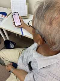 スマホ教室みっぷす今井校の基本操作を終えた生徒さんが自分のやりたいことを学ぶ授業に入りました。スマホから印刷です