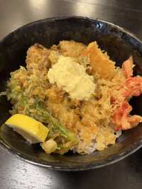 天麩羅さわ天の１２月の限定メニューは「牡蠣と旬の野菜天丼」でした。本当に美味しくてもう１度食べに来たいくらい。