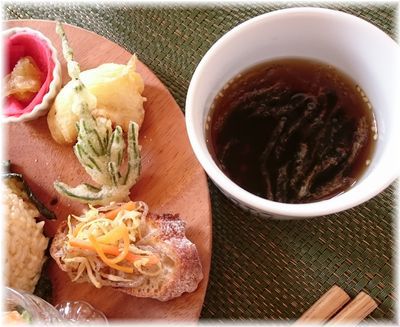 玄米菜食Cafe LOHAS ロハスさんとCafe＆ギャラリーすみれ屋さん