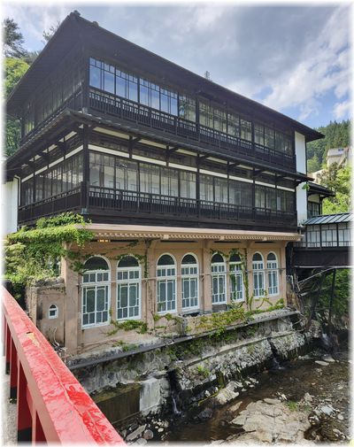 四万温泉：積善館と温泉まんじゅう