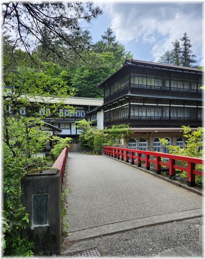 四万温泉：積善館と温泉まんじゅう