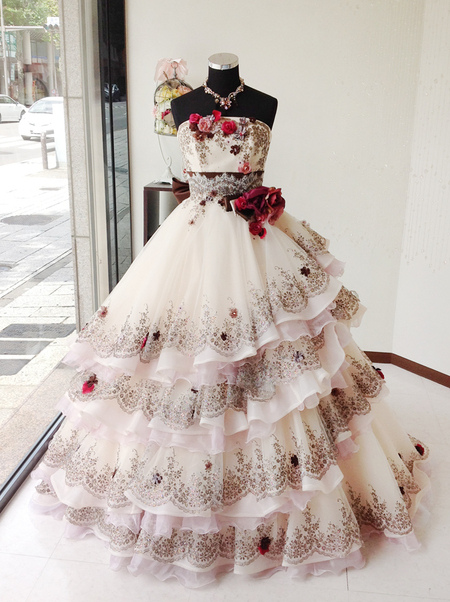 花嫁会館」オフィシャルブログ:今週のオススメカラードレス！