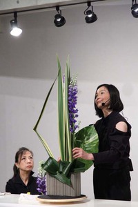 マナコフラワーアカデミーによる芸術とフラワーデザイン〜アートからのデザイン発想〜