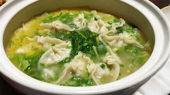 餃子鍋発売開始！！　　餃子房ひづき