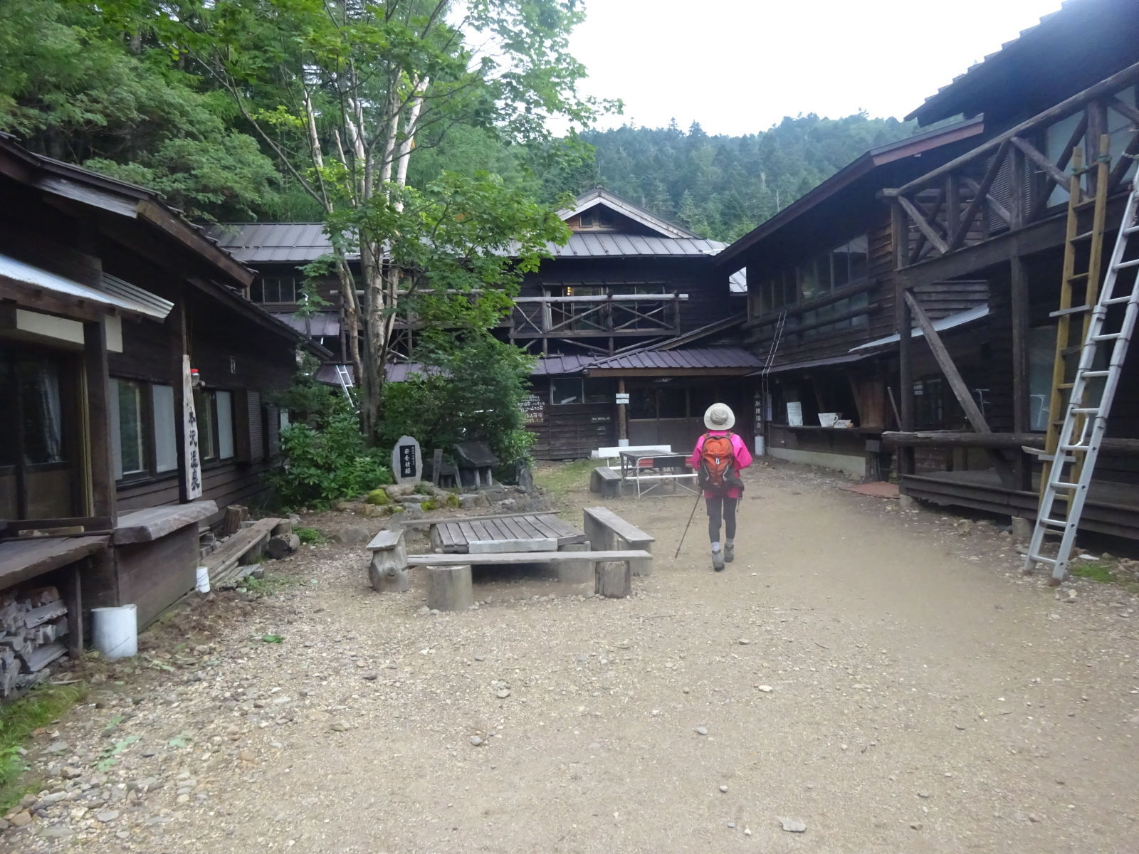 八ヶ岳登山　オーレン小屋～峰の松目～赤石の頭～本沢温泉　2日目