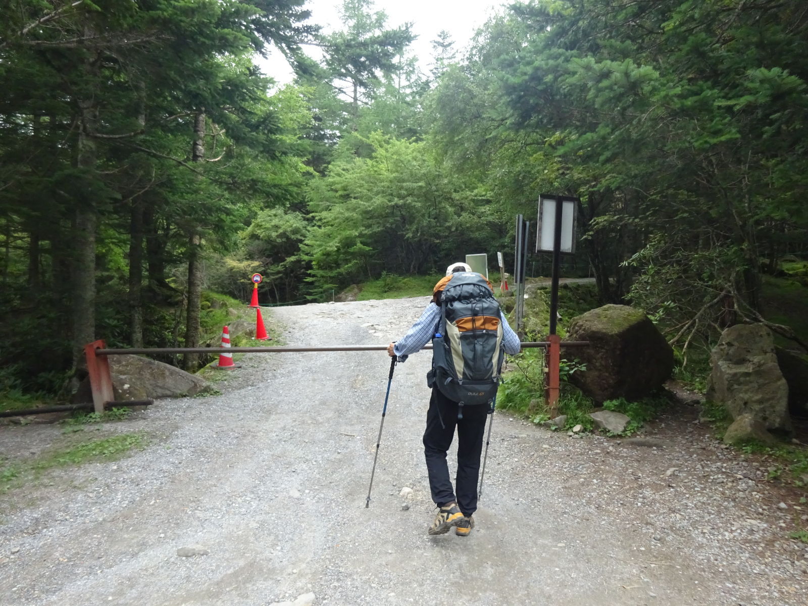 八ヶ岳登山　オーレン小屋～峰の松目～赤石の頭～本沢温泉　2日目