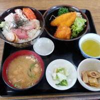 お食事処三洛　１０００円でおつりが来る驚きの絶品海鮮丼　＠信濃大町駅前ランチグルメ