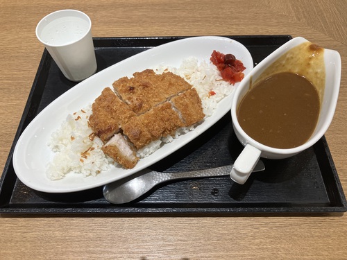 アイシティ21フードコートテラス　三元豚のカツカレー　　＠東筑摩郡山形村ランチグルメ