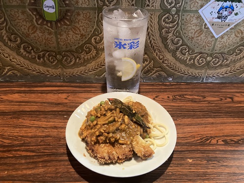 強面のうどん屋のオヤジが作った　西インド風スパイシーキーマカツカレースパゲティ　＠大町市黒の洞窟にし川