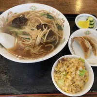 もやしと豚肉入りそば＆餃子2個＆アイスコーヒー　中国料理 桂花　＠白馬村ラーメンセットランチグルメ