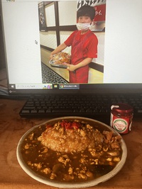 周ちゃんブログを見ながら食べる 「大町のタバスコMACHISUKOマチスコ」 信州福味鶏キーマカレー　＠金ちゃん亭