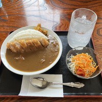 カツカレーはおつまみ　＠大町市福来家