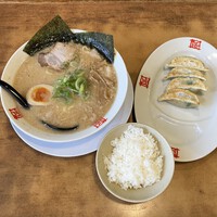 和風豚骨ラーメン＆ランチ餃子 ライス無料　＠おおぎやラーメン長野大町店　