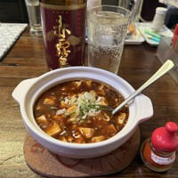真っ赤に滾る哈爾濱麻婆豆腐　ホテルルートイン信濃大町駅前から 歩いて30秒　台湾家庭料理居酒屋喜楽屋