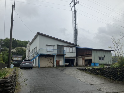 新宿食堂　糸魚川最後の秘店で食べる　「君知るや　真心つなぐ　新宿の山菜入り天ぷら蕎麦」