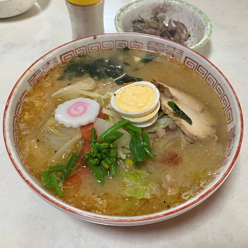 新宿食堂　糸魚川最後の秘店で食べる　「君知るや　真心つなぐ　新宿のみそラーメン」