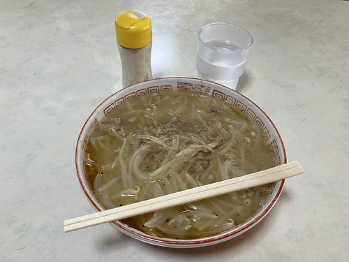 新宿食堂　糸魚川最後の秘店で食べる　「君知るや　真心つなぐ　新宿のもやしラーメン」