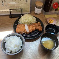 よし乃食堂　白馬SPF豚ロース200ｇ使用 ロースとんかつ定食＆天ぷらうどん　＠大町市ランチグルメ