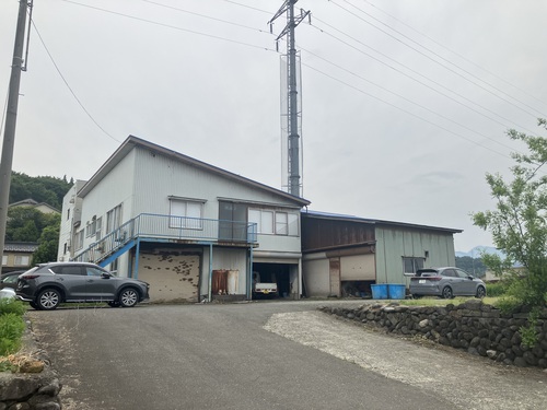 新宿食堂　糸魚川最後の秘店で食べる　「君知るや　真心つなぐ　新宿のチャシュウーメン」