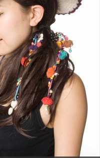 モン族ぽんぽんヘアクリップ