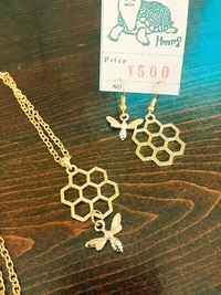 蜂と蜂の巣アクセ
