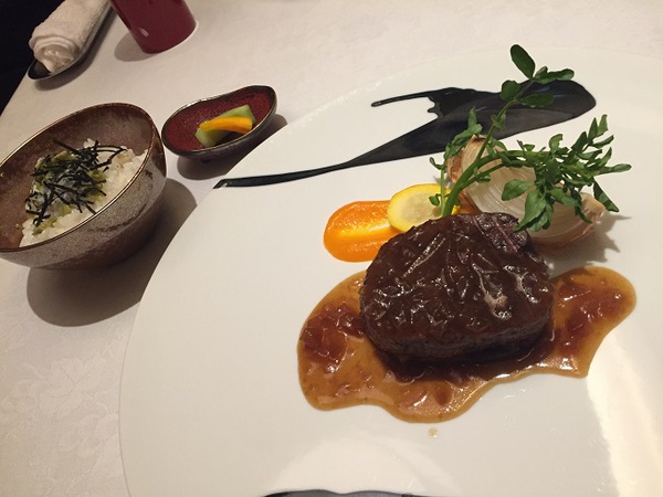 ＳＡＭＵＲＡＩ　　プレミアムステーキハウス　　さん　で　　ランチ　　☆