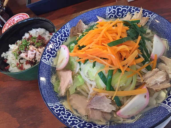 ラーメン　　とりたま　　さん　　で　　ランチ　　☆