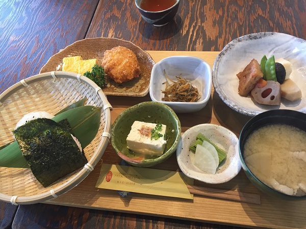 かまど炊きごはん　　御厨　　さん　　で　　ランチ　　☆