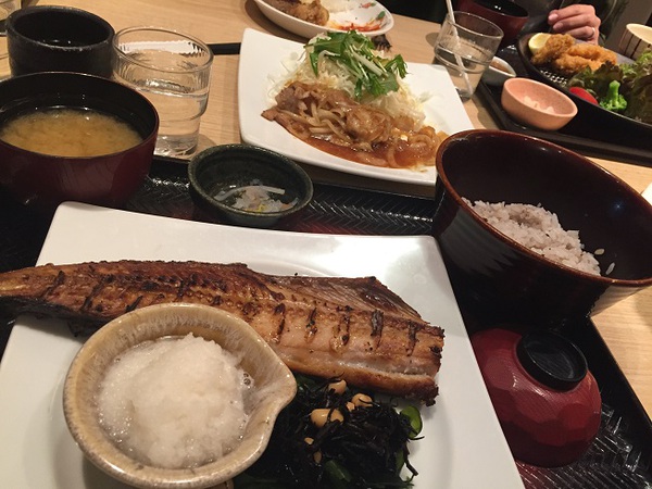 大戸屋　　さん　　で　　夕食　　☆