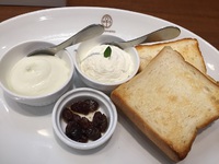 向山製作所　　カフェ　　さん　　で　　モーニング　　☆