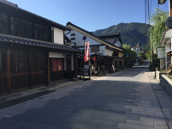北国街道　　柳町　　を　　テクテク　　☆