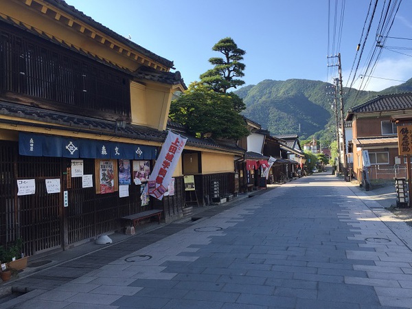 北国街道　　柳町　　を　　テクテク　　☆