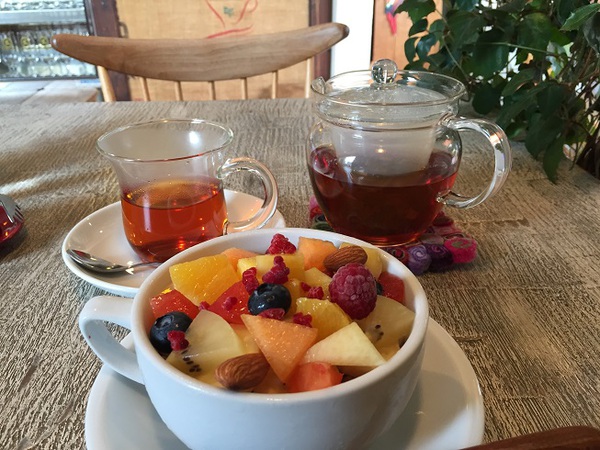 ナチュラルカフェ　　イーナ　　さん　　で　　お茶ＴＩＭＥ　　☆