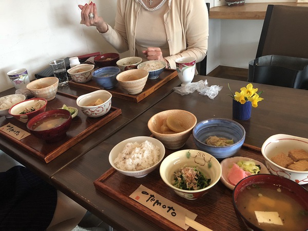 和カフェ　　　麦　　さん　　で　　ランチ　　☆