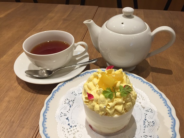 ラ・プティ・メルスリー　　さん　　で　　お茶ＴＩＭＥ　　☆