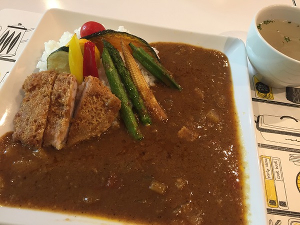 カフェ　　ヤマアラシ　　さん　　で　　ランチ　　☆