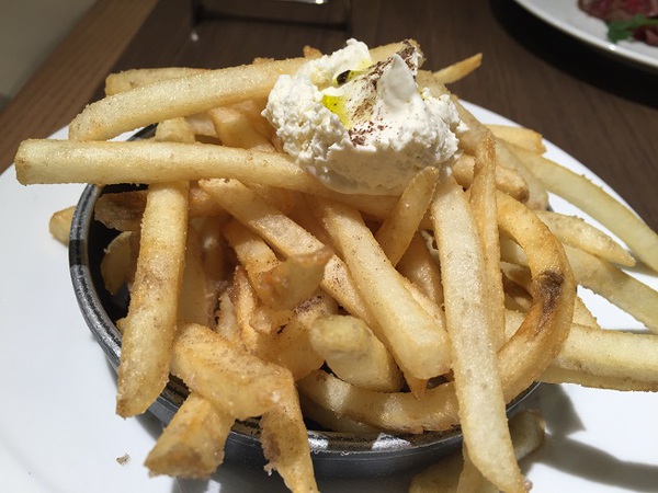 ヒルズ　　　ダルマット　　さん　　で　　ランチ　　　☆